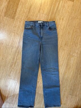 Abercrombie & Fitch 90’s Straight Ultra High Rise jeans- Grey